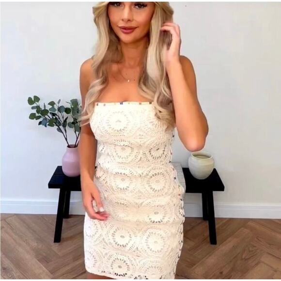 ZARA BLOGGER FAVORITE STRAPLESS CROCHET DRESS - Picture 4 of 14